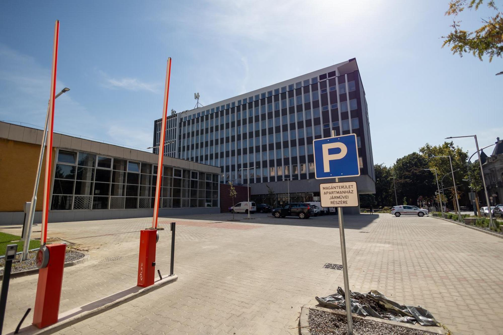 מישקולץ Central Residence Apartmanok מראה חיצוני תמונה